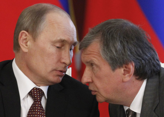 „Reuters“/„Scanpix“ nuotr./Vladimiras Putinas ir Igoris Sečinas