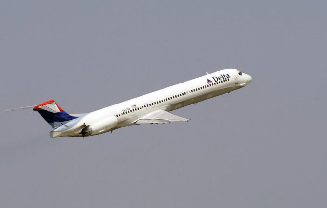 Chris O'Meara/AP / Postimees.ee uudised/A Delta Airlines McDonnell Douglas MD-88 takes off Tuesday afternoon April 22, 2008, from Tampa International Airport in Tampa, Fla. Delta Air Lines Inc., the nation's third-largest carrier, said Wednesday its loss widened in the first quarter to a whopping $6.39 billion because of soaring fuel pric