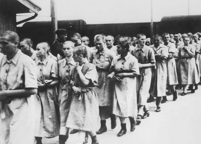 AFP/„Scanpix“ nuotr./Aušvico koncentracijos stovyklos kalinės