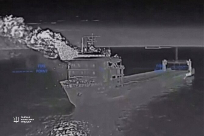 Kadras iš vaizdo įrašo/Ukraina sunaikino keltą Kerčės sąsiauryje