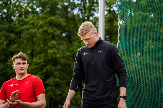 Dokadro nuotr./Martynas (kairėje) ir Mykolas Aleknos varžybose Vilniuje 2021 m.
