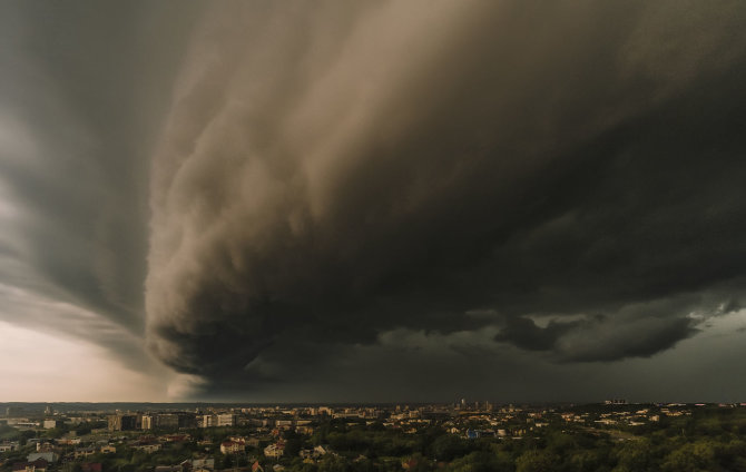 15min skaitytojo Daumanto nuotr./Audros debesys Vilniuje