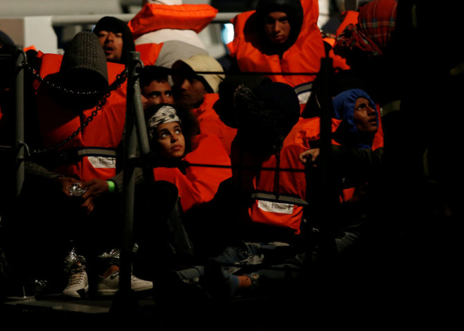 „Reuters“/„Scanpix“ nuotr./Nelegalūs migrantai Maltoje