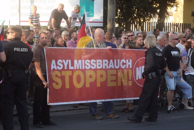 AFP/„Scanpix“ nuotr./Protestas prie pabėgėlius Drezdene