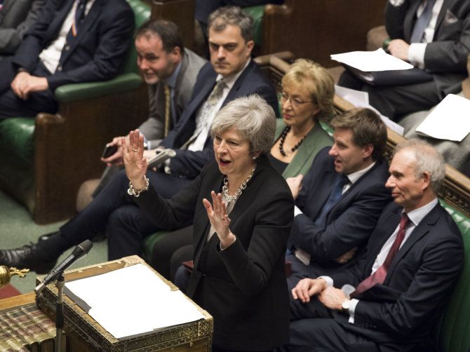 „Scanpix“/„SIPA“ nuotr./Theresa May parlamente