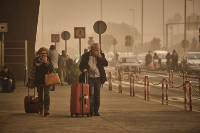 „Scanpix“ nuotr./Smėlio audra Tenerifėje