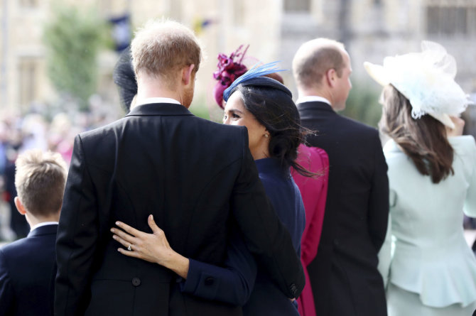„Scanpix“/AP nuotr./Princas Harry ir Sasekso hercogienė Meghan princesės Eugenie vestuvėse