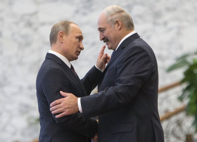 „Reuters“/„Scanpix“ nuotr./Rusijos prezidentas Vladimiras Putinas ir Baltarusijos prezidentas Aliaksandras Lukašenka