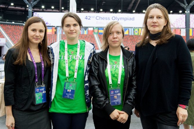 Lietuvos moterų šachmatų rinktinė (iš kairės) - Deimantė Daulytė, Salomėja Zaksaitė, Daiva Batytė, Laima Domarkaitė