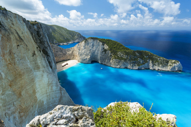 Vida Press nuotr./Navagio paplūdimys Zakinto saloje, Graikijoje