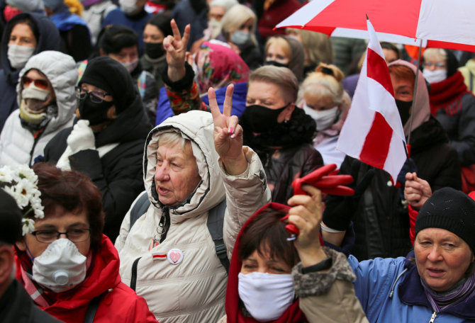 „Reuters“/„Scanpix“ nuotr./Protestuotojai Baltarusijoje