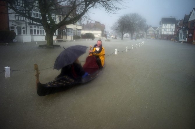 „Reuters“/„Scanpix“ nuotr./Potvynis Didžiojoje Britanijoje 