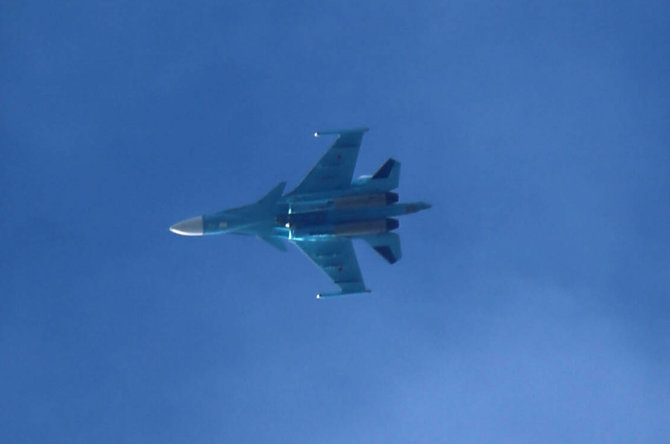 AFP/„Scanpix“ nuotr./Rusijos karinių oro pajėgų naikintuvas bombonešis Su-34 