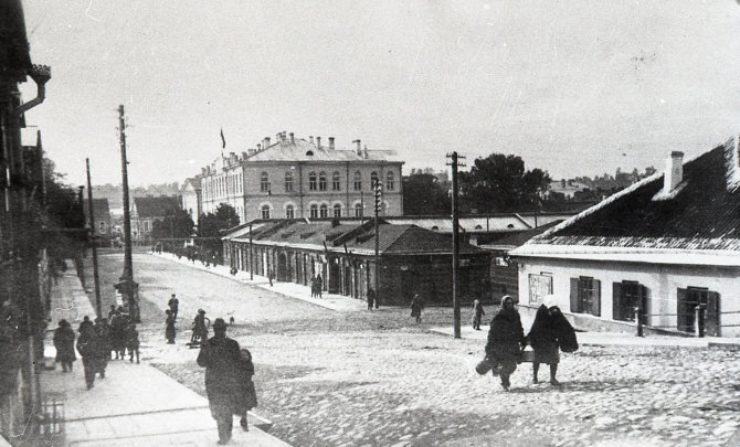 Kauno miesto muziejaus fondų nuotr. /Seimo gatvė. Kaunas. 1927 m.