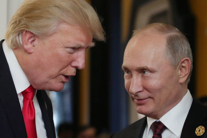 AFP/„Scanpix“ nuotr./Donaldas Trumpas ir Vladimiras Putinas