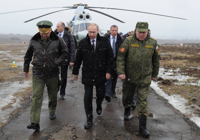 AFP/„Scanpix“ nuotr./Apie hibridinį karą Rusijos generolai ir V.Putino aplinka prabilo dar 2013 metais.
