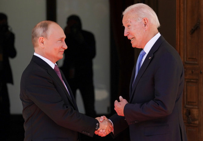„Reuters“/„Scanpix“ nuotr./Joe Bideno ir Vladimiro Putino susitikimas Ženevoje