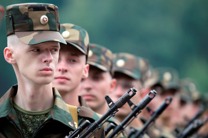 TASS nuotr./Baltarusijos kariai