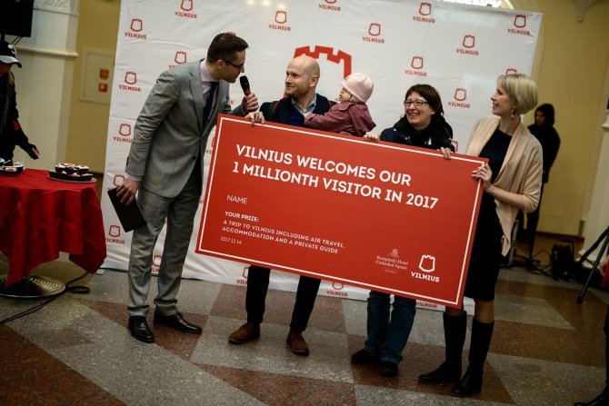 „Go Vilnius“ nuotr./Vilniaus milijoninis turistas Christian Veske su šeima