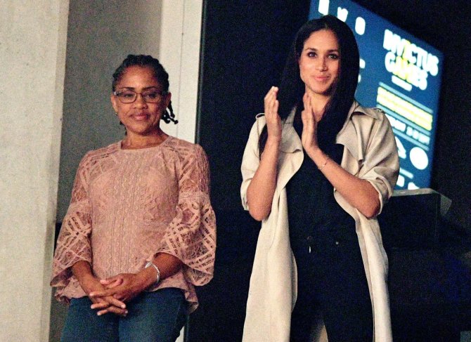 Vida Press nuotr./Meghan Markle su mama Doria Ragland