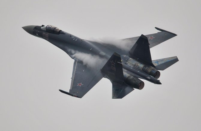 „Scanpix“/„SIPA“ nuotr./„Sukhoi Su-35“ naikintuvas
