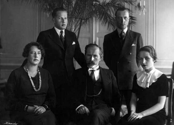 Prezidentas A.Smetona su šeima