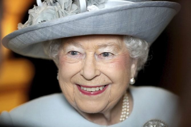 AFP/„Scanpix“ nuotr./Britų karalienė Elizabeth II švenčia 92-ąjį gimtadienį