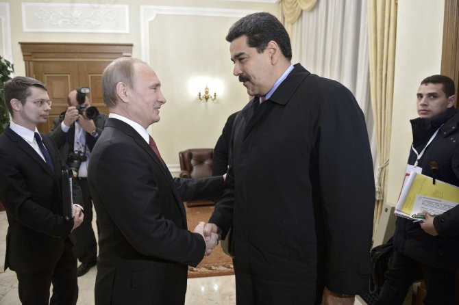 „Reuters“/„Scanpix“ nuotr./Vladimiras Putinas ir Nicolas Maduro