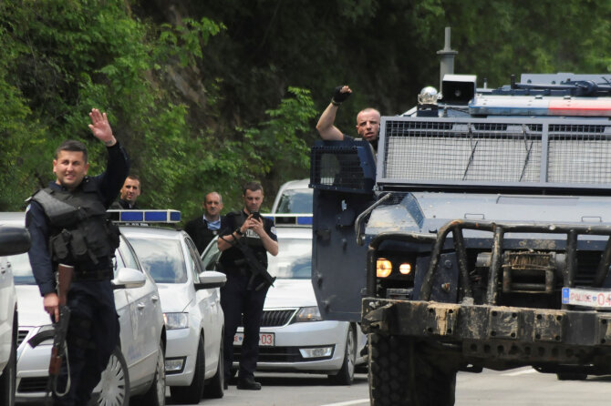 „Reuters“/„Scanpix“ nuotr./Kosovo policijos reidas