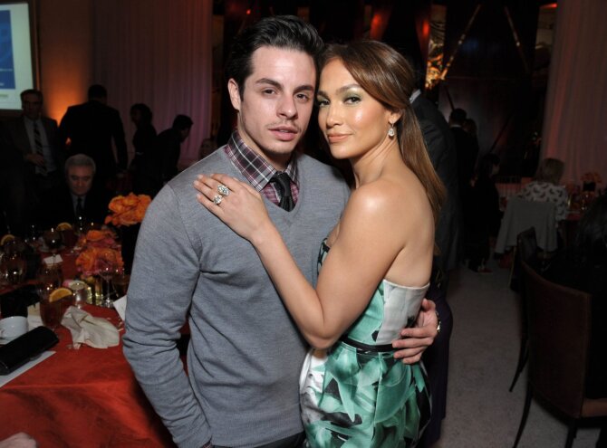 „Scanpix“/AP nuotr./Jennifer Lopez ir Casperas Smartas