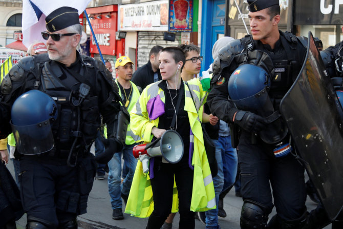 „Reuters“/„Scanpix“ nuotr./„Geltonųjų liemenių“ protestas Paryžiuje