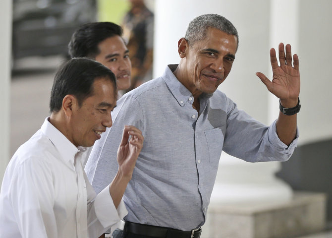 „TT NYHETSBYRÅN“ nuotr./Barackas Obama apsilankė savo vaikystės mieste Džakartoje