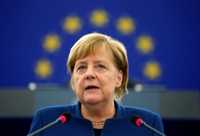 „Reuters“/„Scanpix“ nuotr./Angela Merkel Europos Parlamente