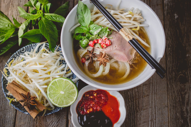 „Shutterstock“ nuotr./Vietnamietiška Pho sriuba, Vietnamas