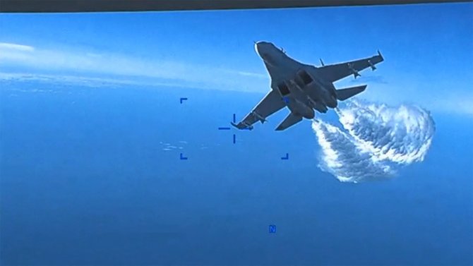„AFP“/„Scanpix“/JAV pajėgų naikintuvas virš Juodosios jūros