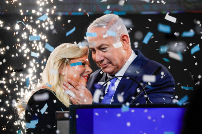 AFP/„Scanpix“ nuotr./Benjaminas Netanyahu su žmona Sara