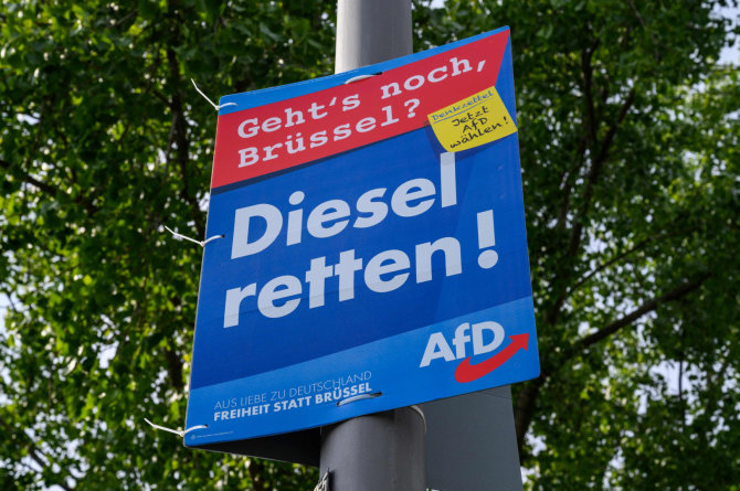 AFP/„Scanpix“ nuotr./AfD rinkiminis plakatas