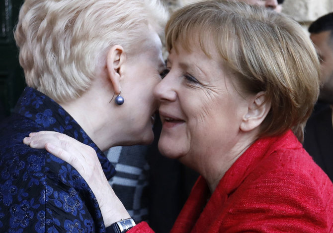 „Reuters“/„Scanpix“ nuotr./Dalia Grybauskaitė ir Angela Merkel