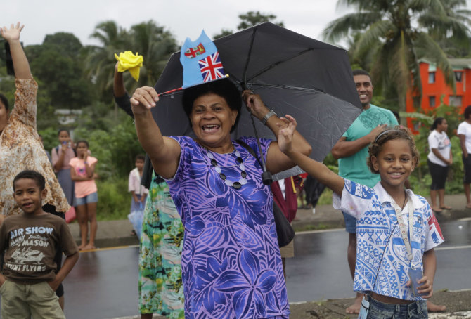 „Scanpix“/AP nuotr./Princo Harry ir Sasekso hercogienės Meghan sutikimas Fidžyje