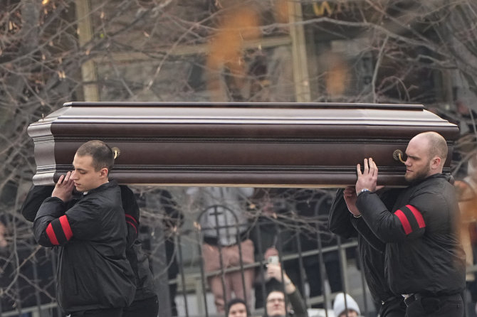 „Scanpix“/AP nuotr./Karstas su  Aleksejaus Navalno palaikais
