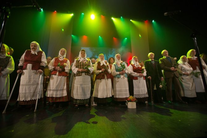 M.Vitėno nuotr. /Žiūrų kaimo folkloro ansamblis 