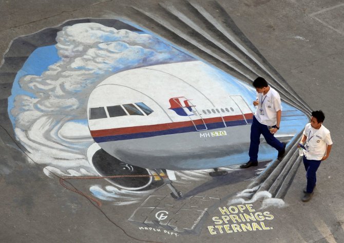 AFP/„Scanpix“ nuotr./Dingusio „Malaysia Airlines“ lėktuvo trimatis piešinys