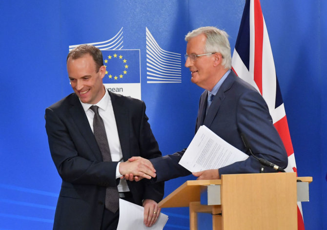 AFP/„Scanpix“ nuotr./Dominicas Raabas ir Michelis Barnier