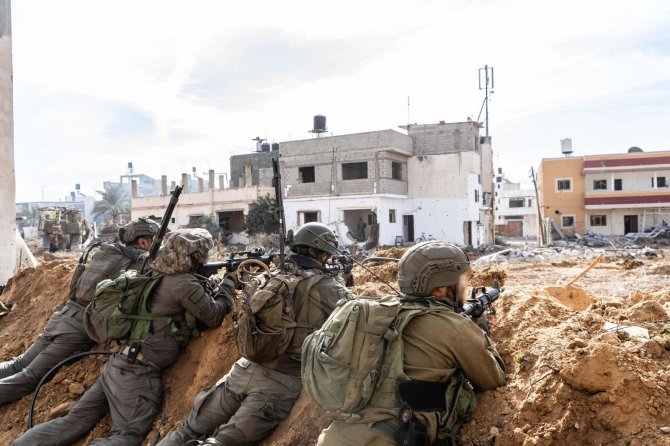 IDF/Izraelio kariai apsupo Chan Junisą Gazos Ruože