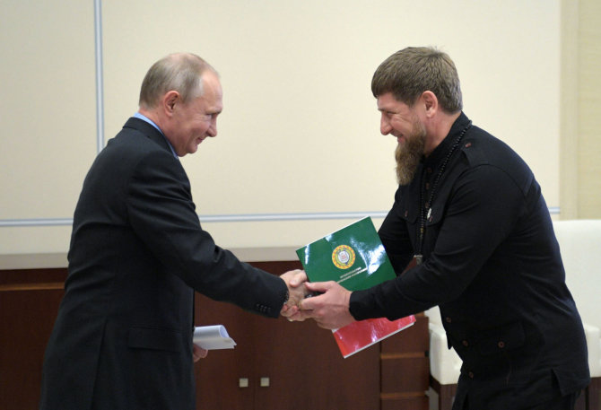 „Sputnik“ nuotr./Vladimiras Putinas ir Ramzanas Kadyrovas