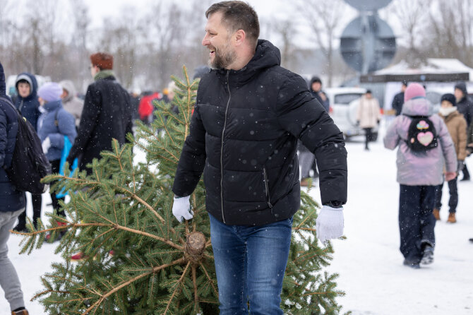 Savivaldybės nuotr./„Lik sveika, eglute“