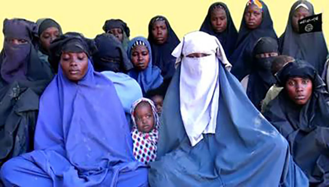 AFP/„Scanpix“ nuotr./„Boko Haram“ pagrobtos mergaitės ir moterys