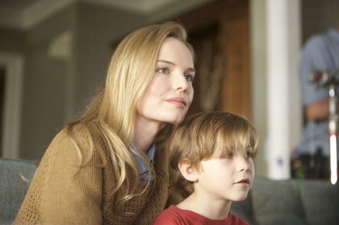 Kadras iš filmo/Kate Bosworth ir Jacobas Tremblay filme „Sapnų demonai“