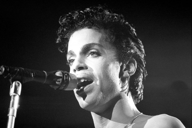 „Reuters“/„Scanpix“ nuotr./Mirė pop muzikos superžvaigždė Prince'as
