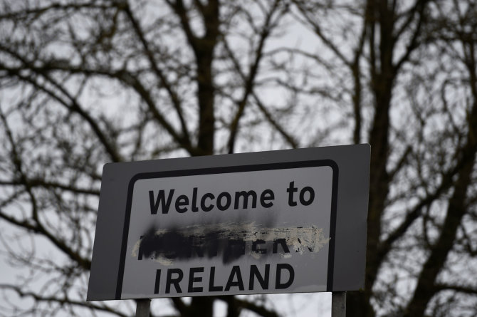 „Reuters“/„Scanpix“ nuotr./Riba tarp Airijos ir Šiaurės Airijos